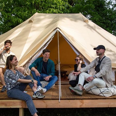 Domaine De Cherimont - Logement Insolite En Groupe Andenne Exterior photo
